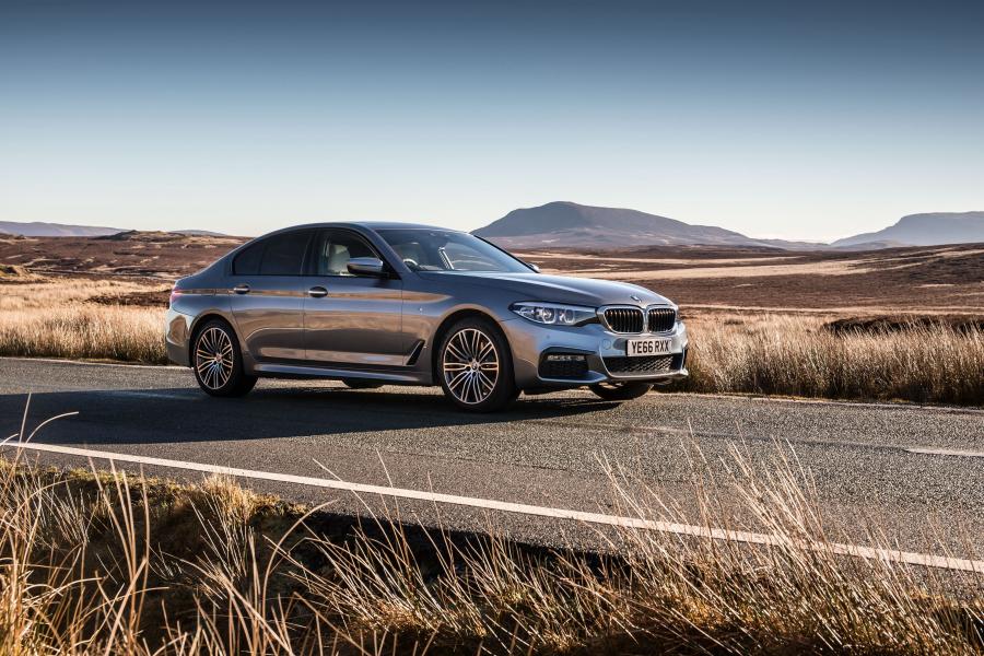  BMW 520d Sedan M Sport 2017 года  (UK) (фото 10 из 40)